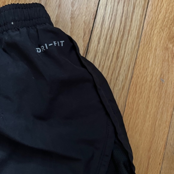 Nike Dri Fit Black Shorts Medium - Picture 4 of 6